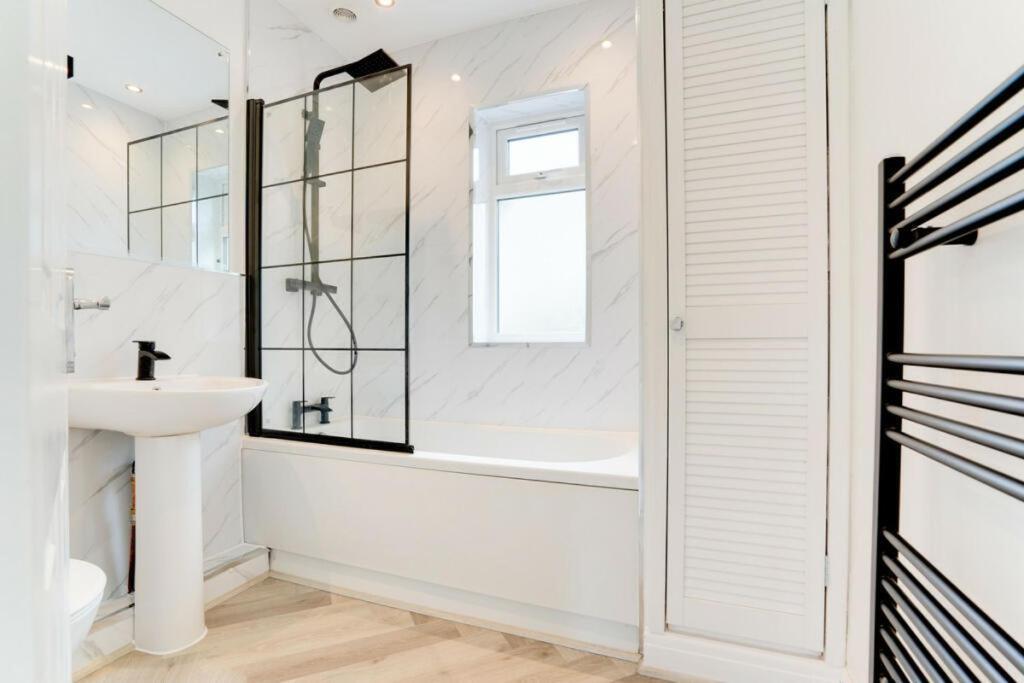 Lymer House - Stylish 3 Bedroom House In Wolverhampton Kamer foto