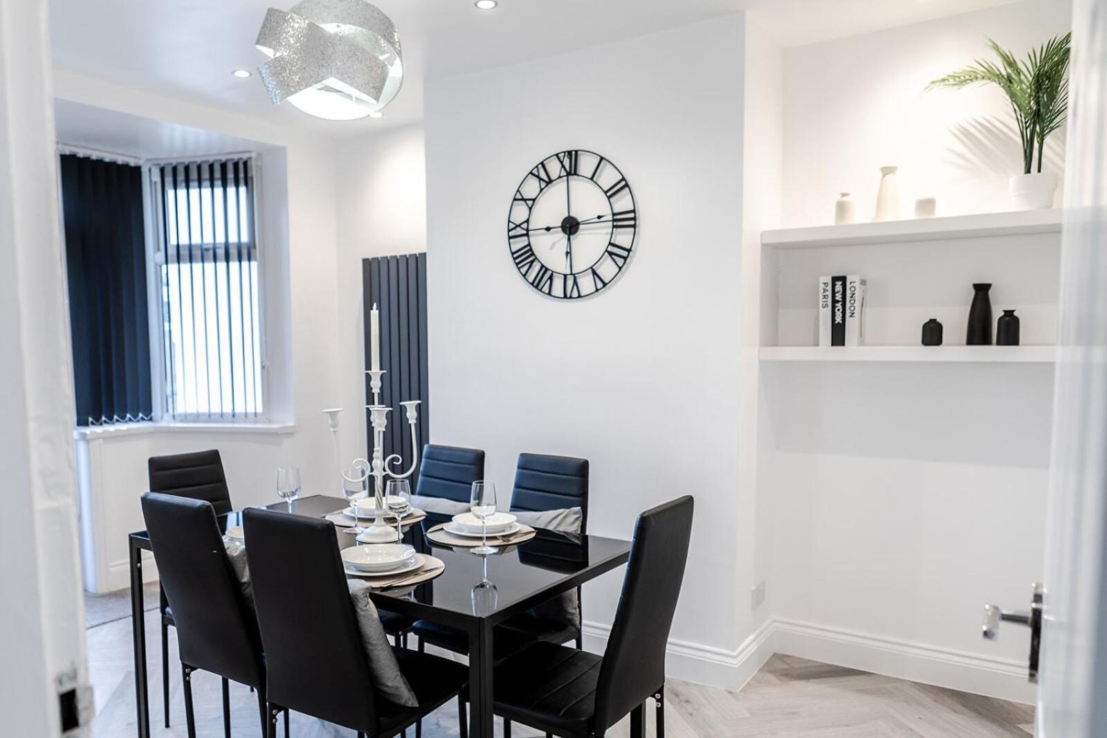 Lymer House - Stylish 3 Bedroom House In Wolverhampton Buitenkant foto
