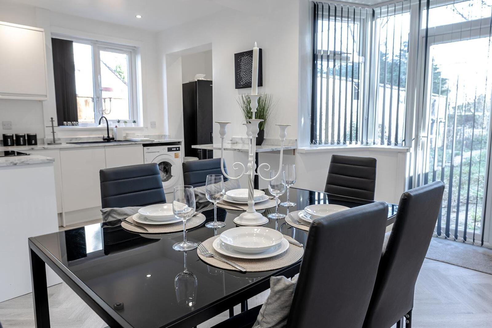Lymer House - Stylish 3 Bedroom House In Wolverhampton Buitenkant foto