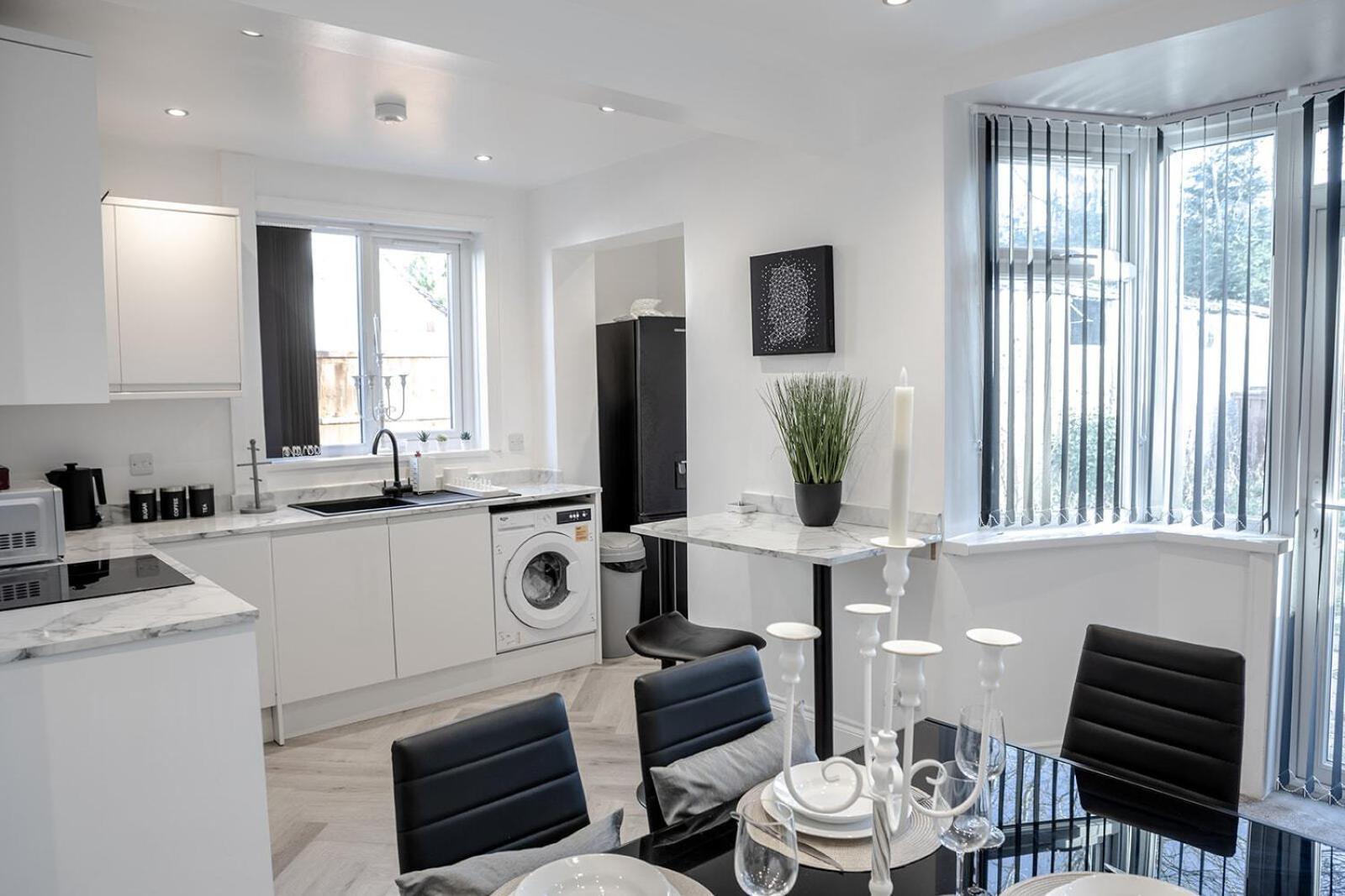 Lymer House - Stylish 3 Bedroom House In Wolverhampton Buitenkant foto