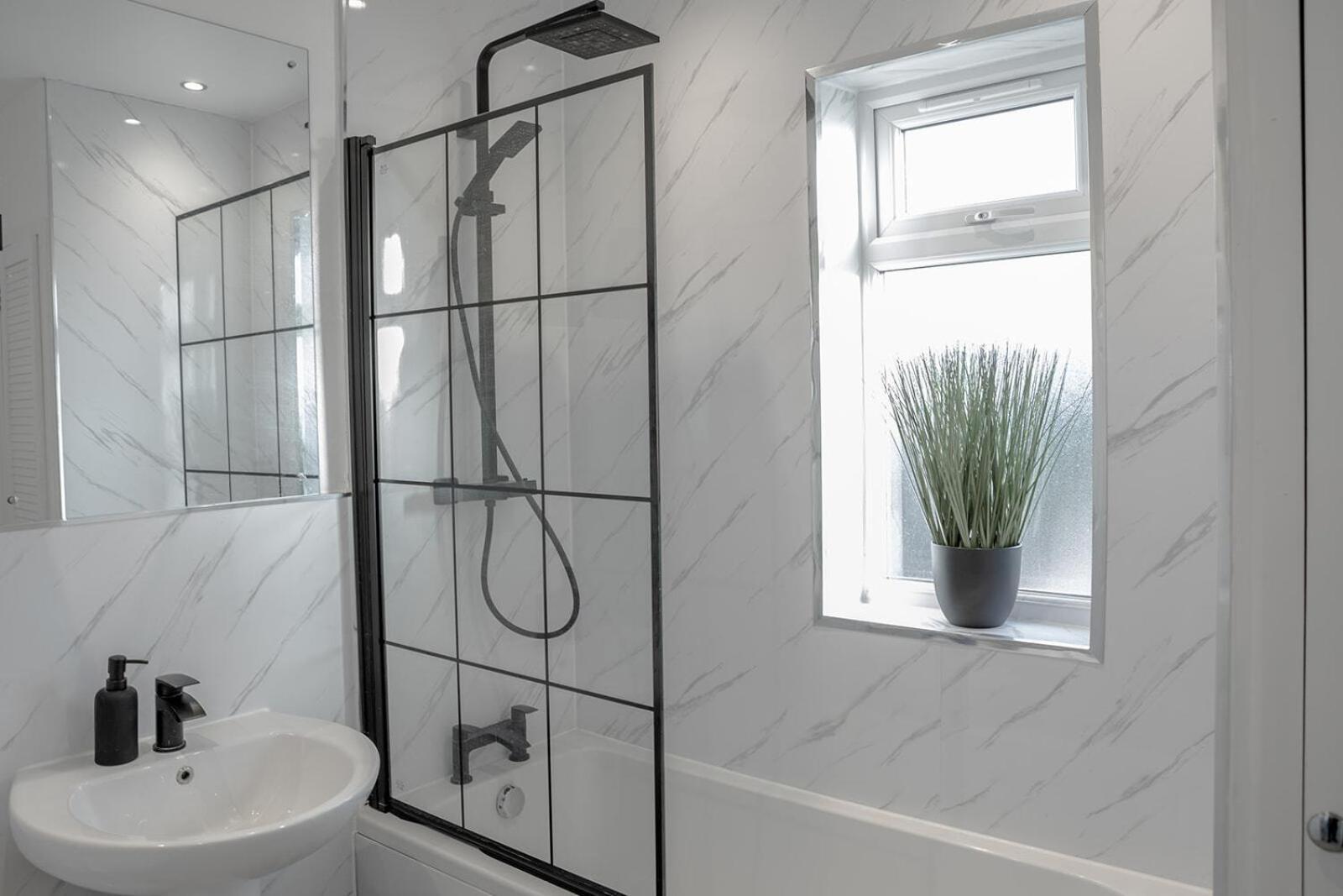 Lymer House - Stylish 3 Bedroom House In Wolverhampton Buitenkant foto
