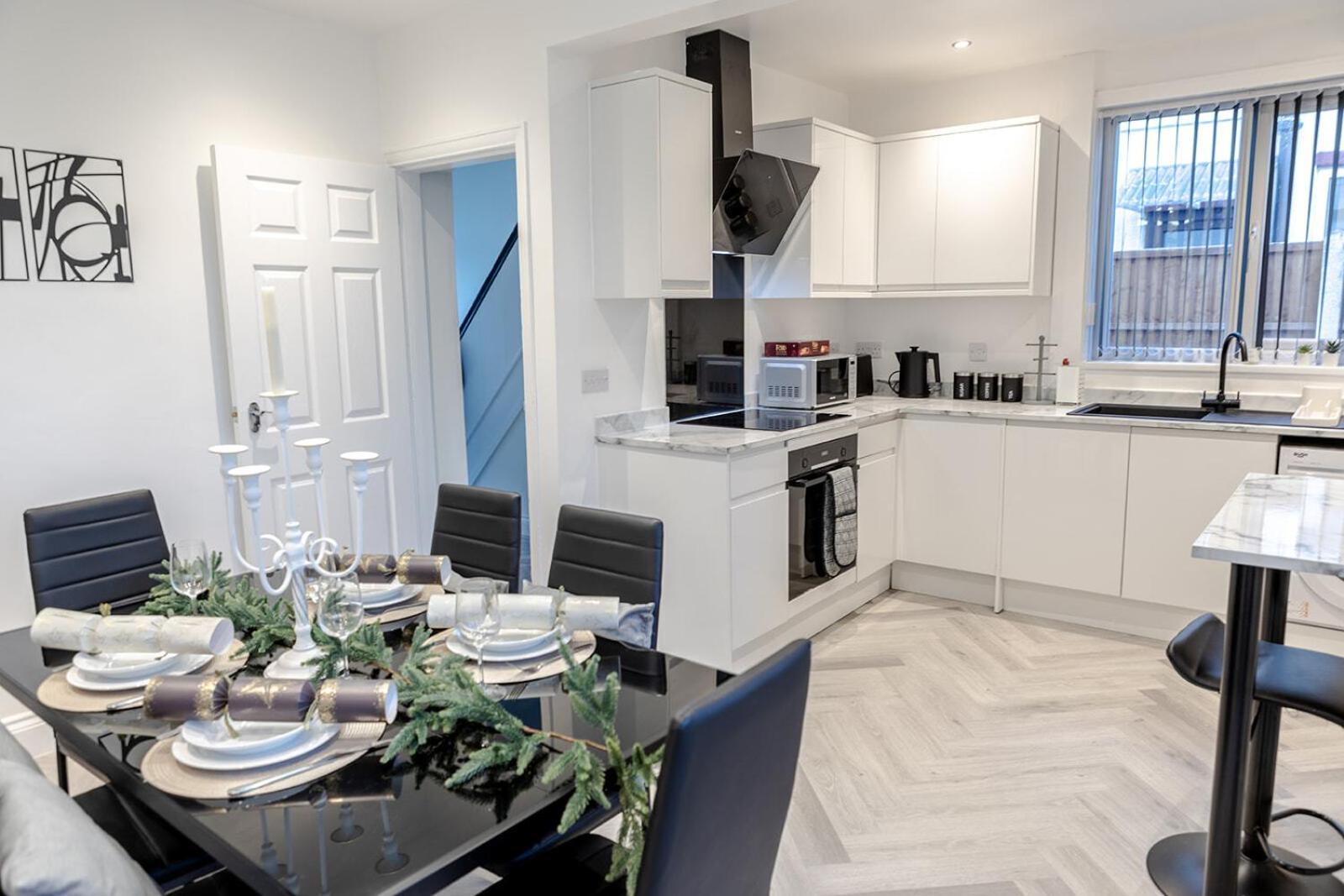 Lymer House - Stylish 3 Bedroom House In Wolverhampton Buitenkant foto
